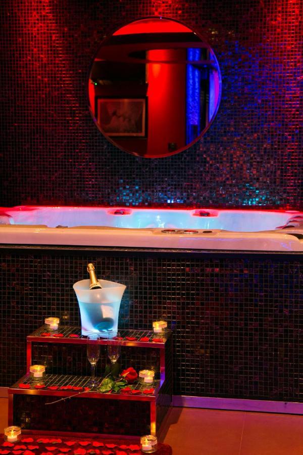 L'Insolite Spa Privatif "Suite Luxueuse-Jacuzzi" Тулуза Екстер'єр фото